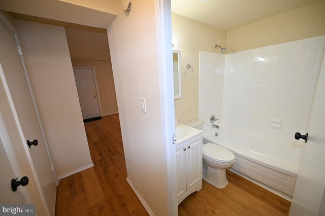 1825 VILLAGE GREEN DR, Hyattsville, MD 20785