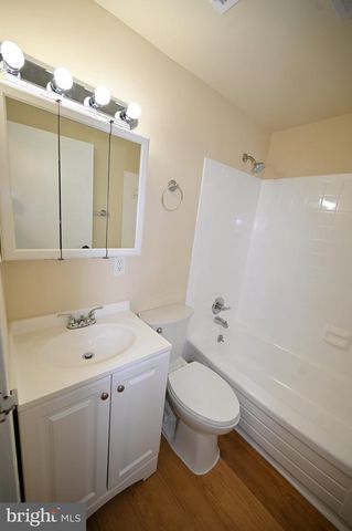 1825 VILLAGE GREEN DR, Hyattsville, MD 20785