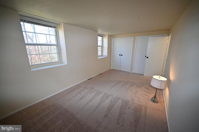 1825 VILLAGE GREEN DR, Hyattsville, MD 20785