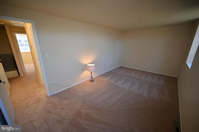 1825 VILLAGE GREEN DR, Hyattsville, MD 20785