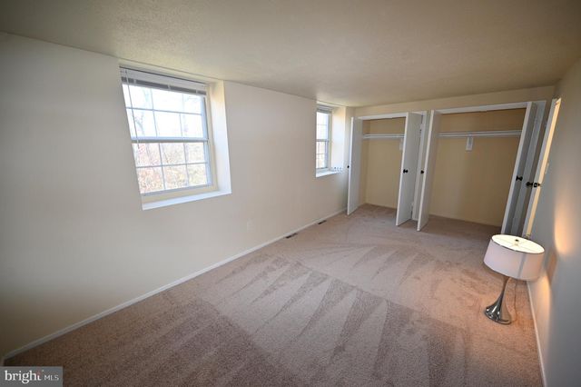 1825 VILLAGE GREEN DR, Hyattsville, MD 20785