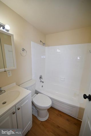 1825 VILLAGE GREEN DR, Hyattsville, MD 20785