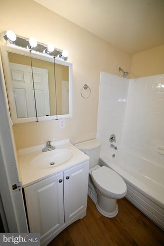 1825 VILLAGE GREEN DR, Hyattsville, MD 20785