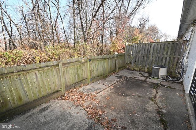 1825 VILLAGE GREEN DR, Hyattsville, MD 20785