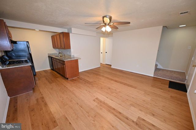 1825 VILLAGE GREEN DR, Hyattsville, MD 20785