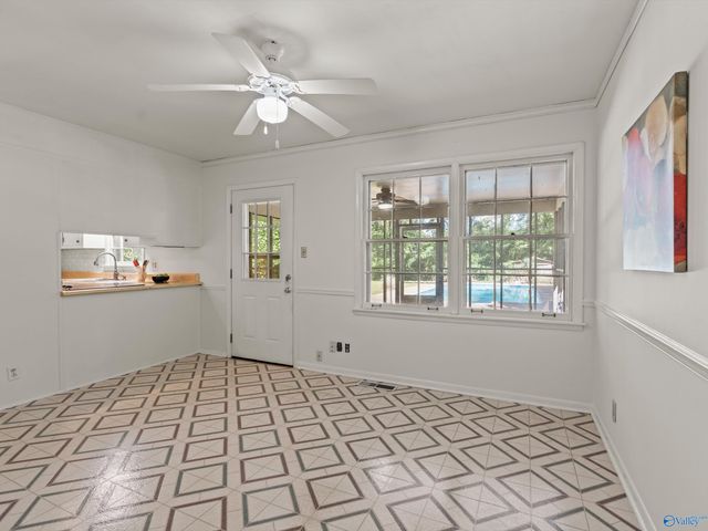 2102 Mythewood Drive SW, Huntsville, AL 35803