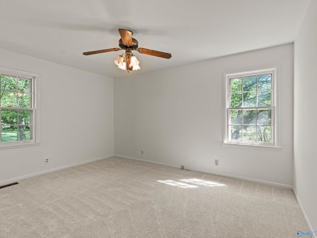 2102 Mythewood Drive SW, Huntsville, AL 35803