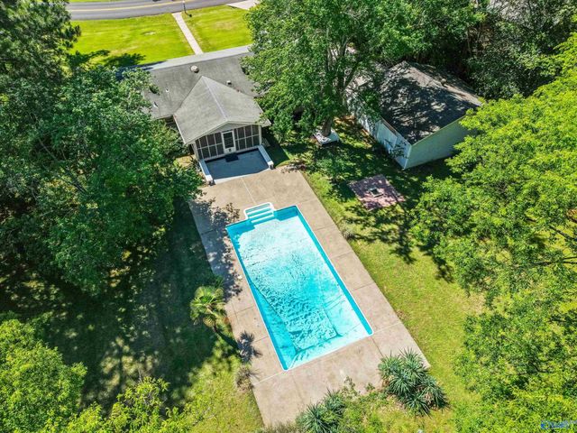 2102 Mythewood Drive SW, Huntsville, AL 35803