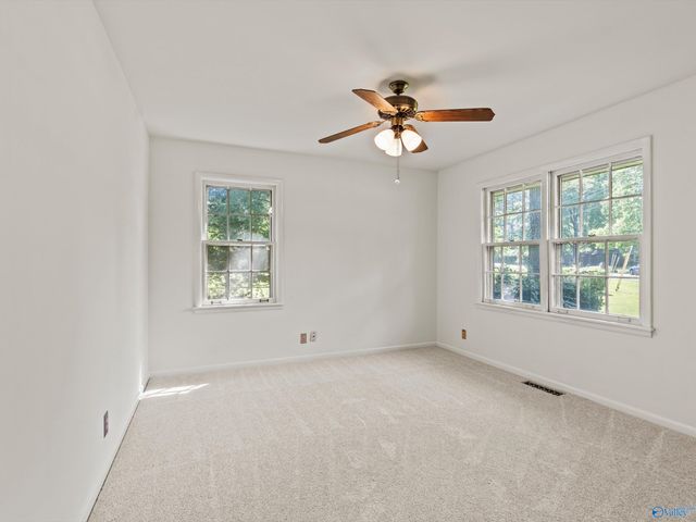 2102 Mythewood Drive SW, Huntsville, AL 35803