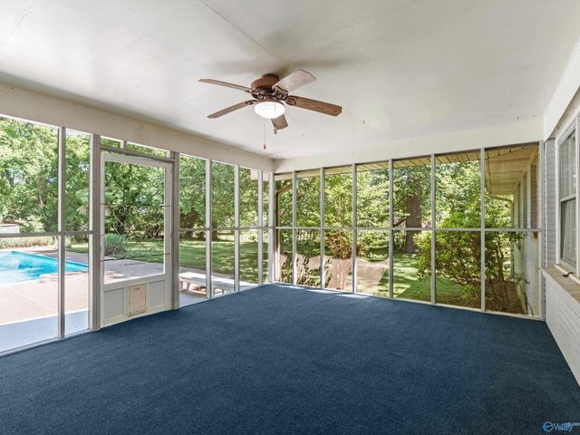 2102 Mythewood Drive SW, Huntsville, AL 35803