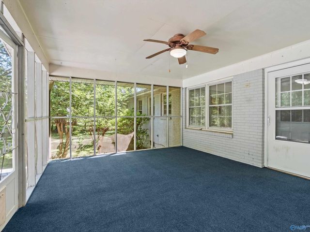2102 Mythewood Drive SW, Huntsville, AL 35803