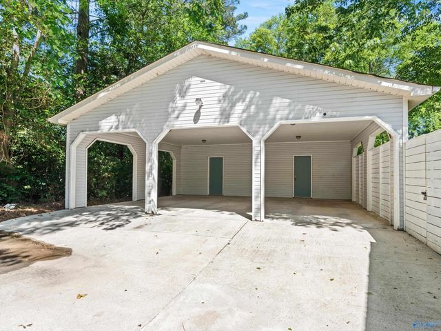 2102 Mythewood Drive SW, Huntsville, AL 35803