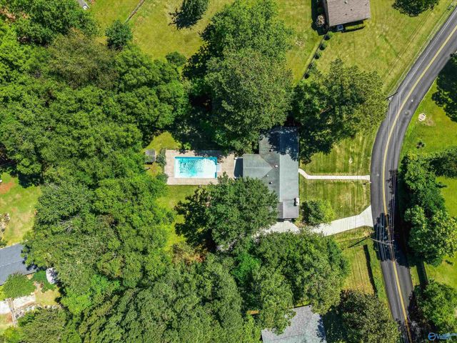 2102 Mythewood Drive SW, Huntsville, AL 35803