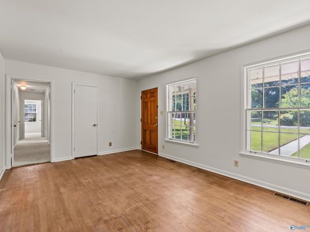 2102 Mythewood Drive SW, Huntsville, AL 35803