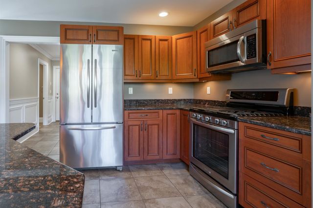 17 Berkeley Street, Nashua, NH 03064