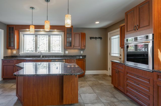 17 Berkeley Street, Nashua, NH 03064