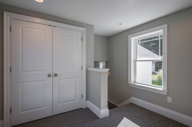 17 Berkeley Street, Nashua, NH 03064