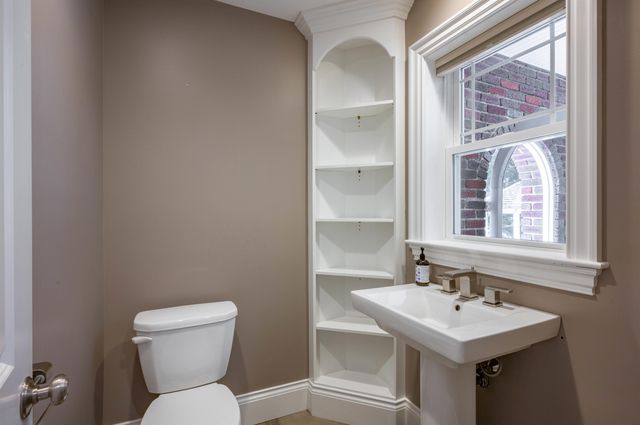17 Berkeley Street, Nashua, NH 03064