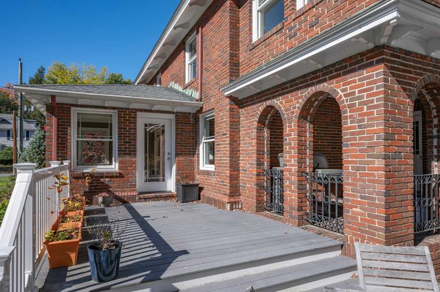 17 Berkeley Street, Nashua, NH 03064