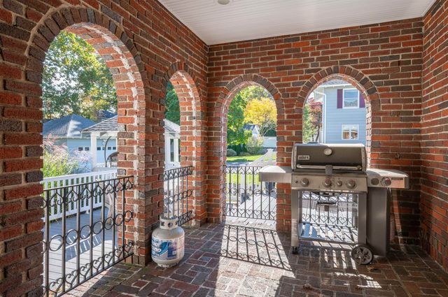 17 Berkeley Street, Nashua, NH 03064