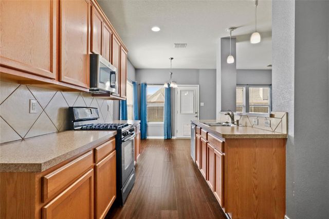 5839 Candlelight Lane, Grand Prairie, TX 75052