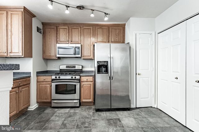 12887 FAIR BRIAR LN, Fairfax, VA 22033