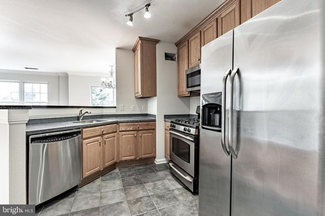 12887 FAIR BRIAR LN, Fairfax, VA 22033