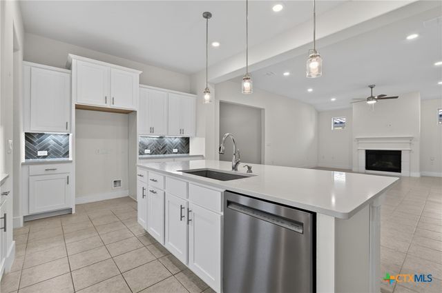 120 Sweeping Sage Lane, San Marcos, TX 78666