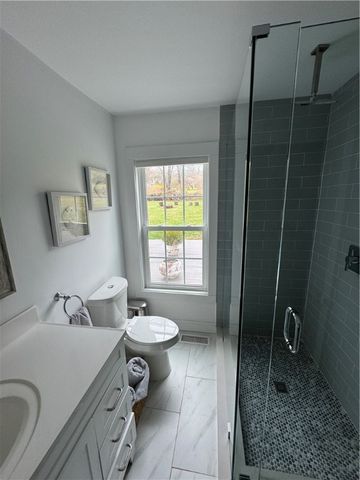 3 Baldwin Road, Middletown, RI 02842