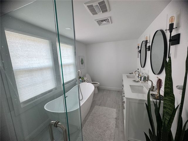 3 Baldwin Road, Middletown, RI 02842