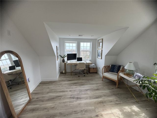 3 Baldwin Road, Middletown, RI 02842