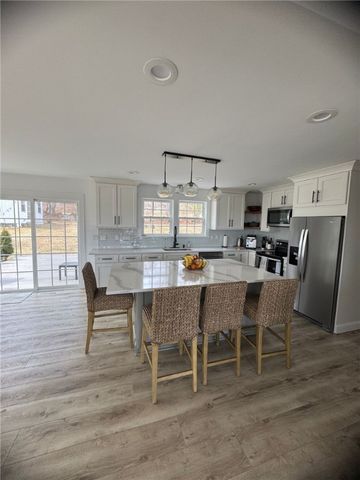 3 Baldwin Road, Middletown, RI 02842