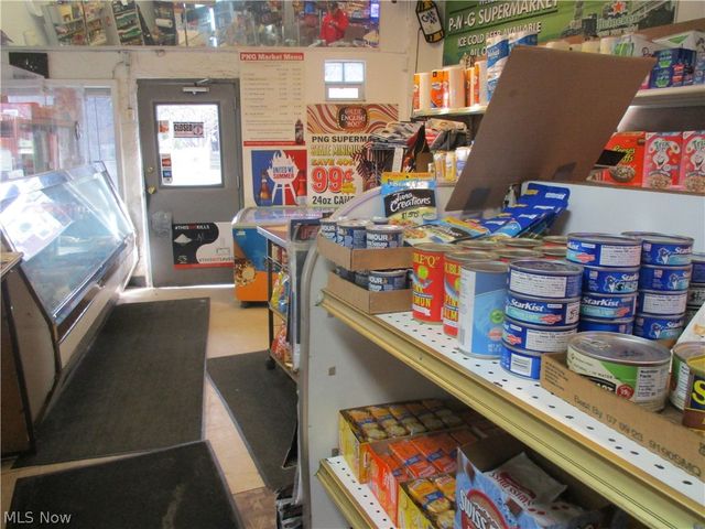 4324 Warner Road, Cleveland, OH 44105