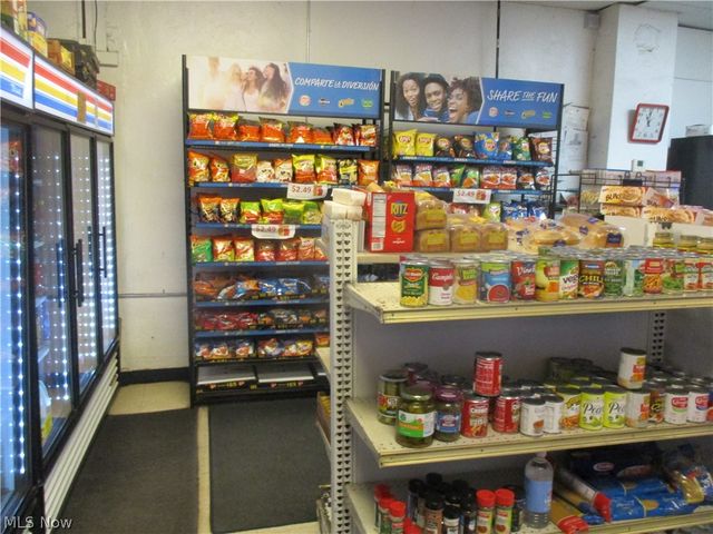 4324 Warner Road, Cleveland, OH 44105