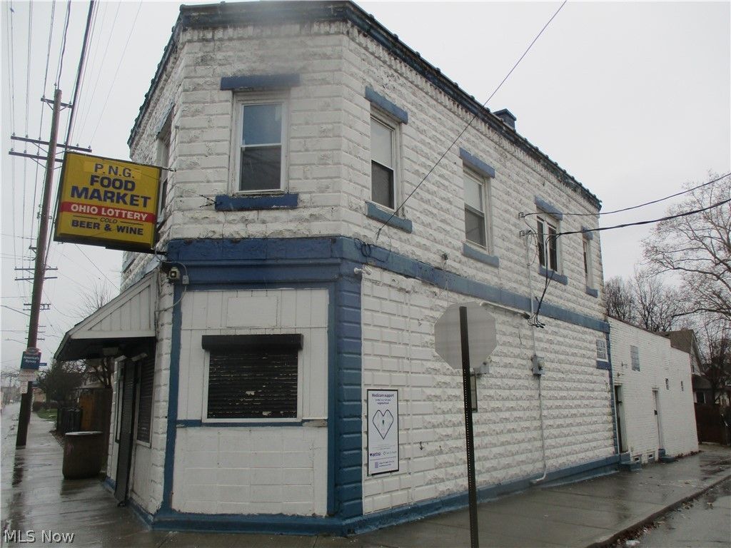 4324 Warner Road, Cleveland, OH 44105