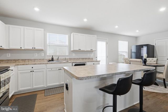 145 PERIDOT DR, Chambersburg, PA 17202