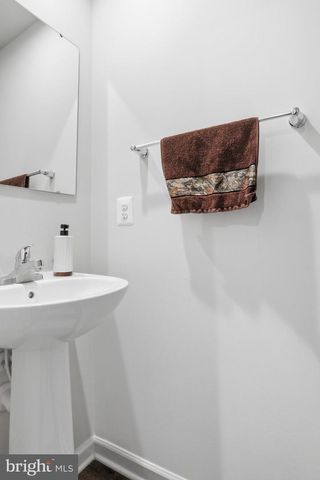 145 PERIDOT DR, Chambersburg, PA 17202