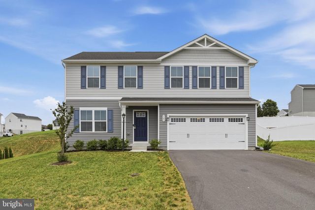 145 PERIDOT DR, Chambersburg, PA 17202