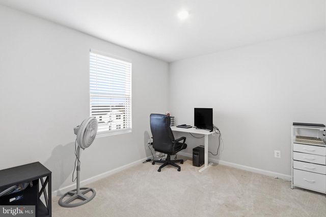 145 PERIDOT DR, Chambersburg, PA 17202