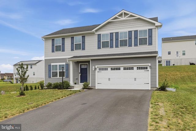145 PERIDOT DR, Chambersburg, PA 17202