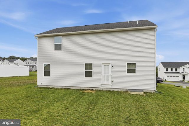 145 PERIDOT DR, Chambersburg, PA 17202