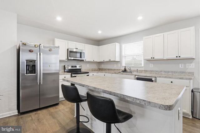 145 PERIDOT DR, Chambersburg, PA 17202