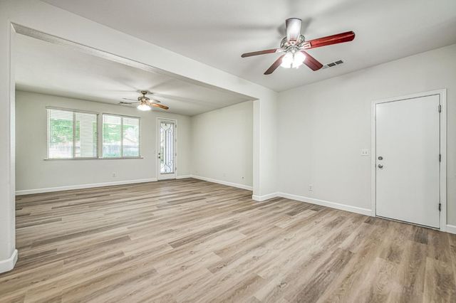 2187 N Sunny Lane, Reedley, CA 93654