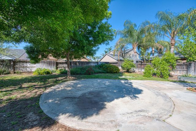 2187 N Sunny Lane, Reedley, CA 93654