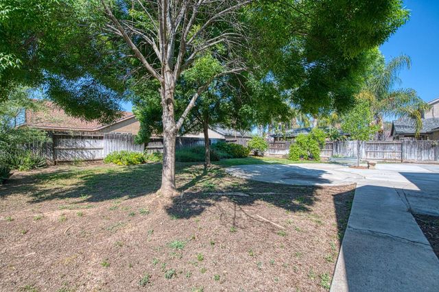 2187 N Sunny Lane, Reedley, CA 93654