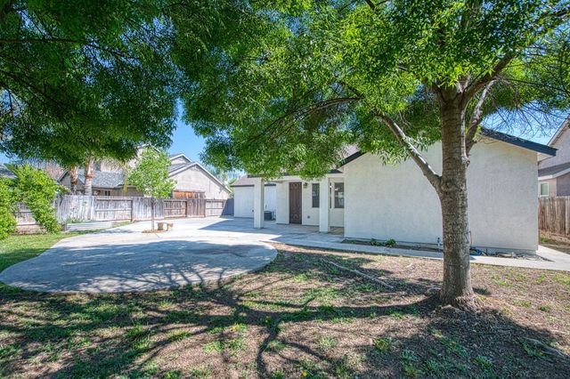 2187 N Sunny Lane, Reedley, CA 93654