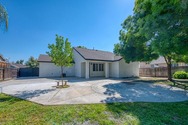 2187 N Sunny Lane, Reedley, CA 93654