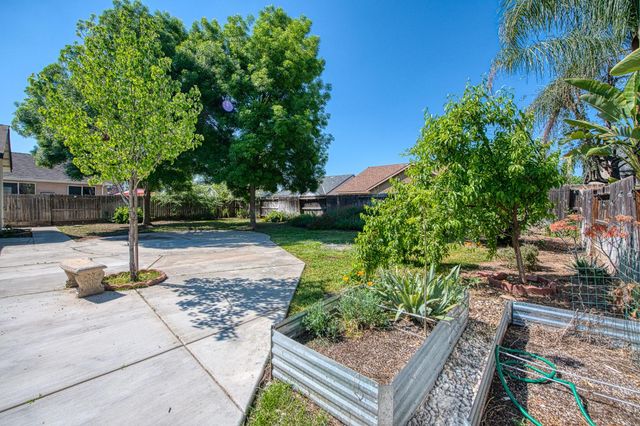 2187 N Sunny Lane, Reedley, CA 93654