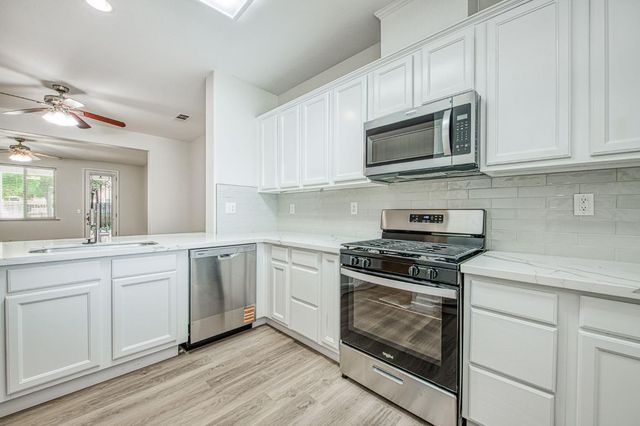 2187 N Sunny Lane, Reedley, CA 93654