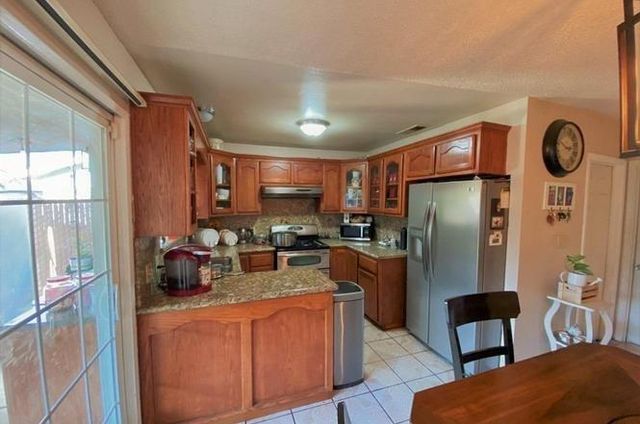 1510 W Thomas Avenue, Fresno, CA 93728